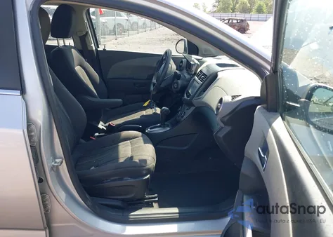 2015 Chevrolet Sonic Lt Auto z USA, uszkodzony, nr VIN 1G1JC6SB4F4172376